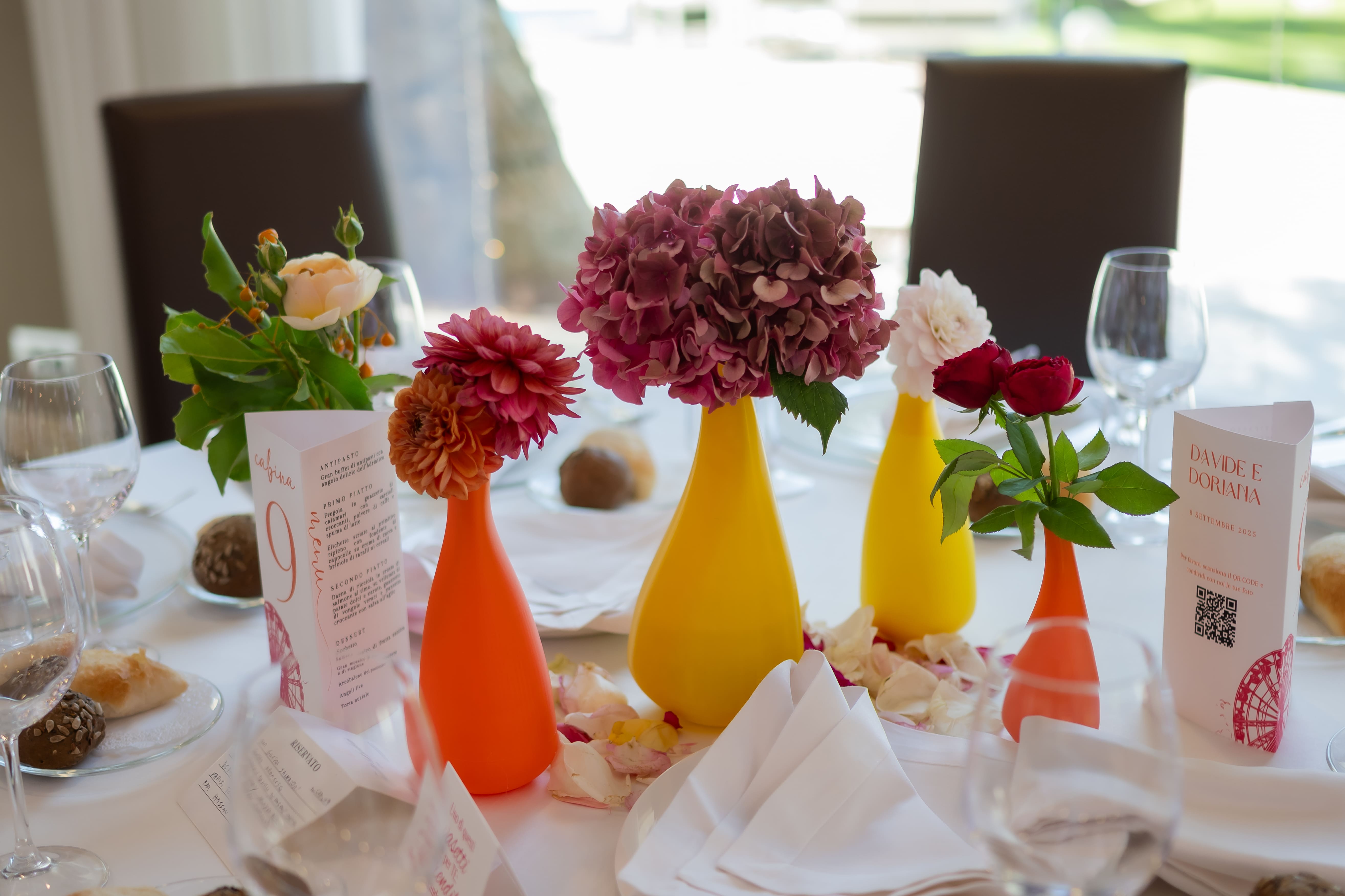 Vasetti centrotavola colorati in stampa 3D per tavoli matrimonio